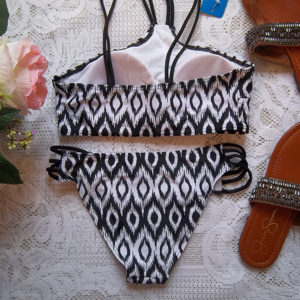 CLEARANCE ITEM Two Piece Bikini NWT - Picture 4 of 7